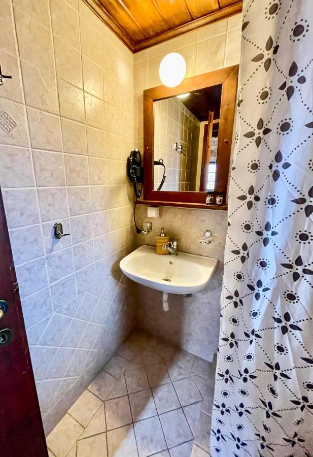 Guesthouse Armakas カラブリタ エクステリア 写真